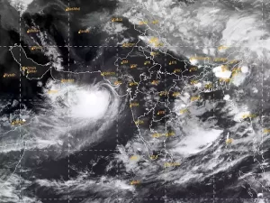 cyclone biporjoy heads towards gujarat mumbai coastline landfall expected between 4 to 8 pm today says imd 1 - The Fourth