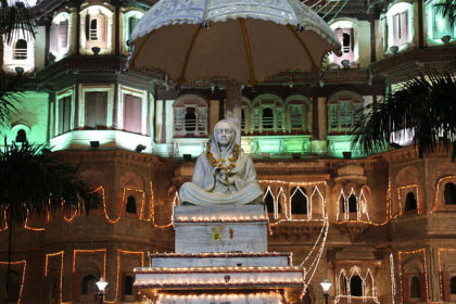 Ahilya Statue in front of Rajwada Palace - The Fourth