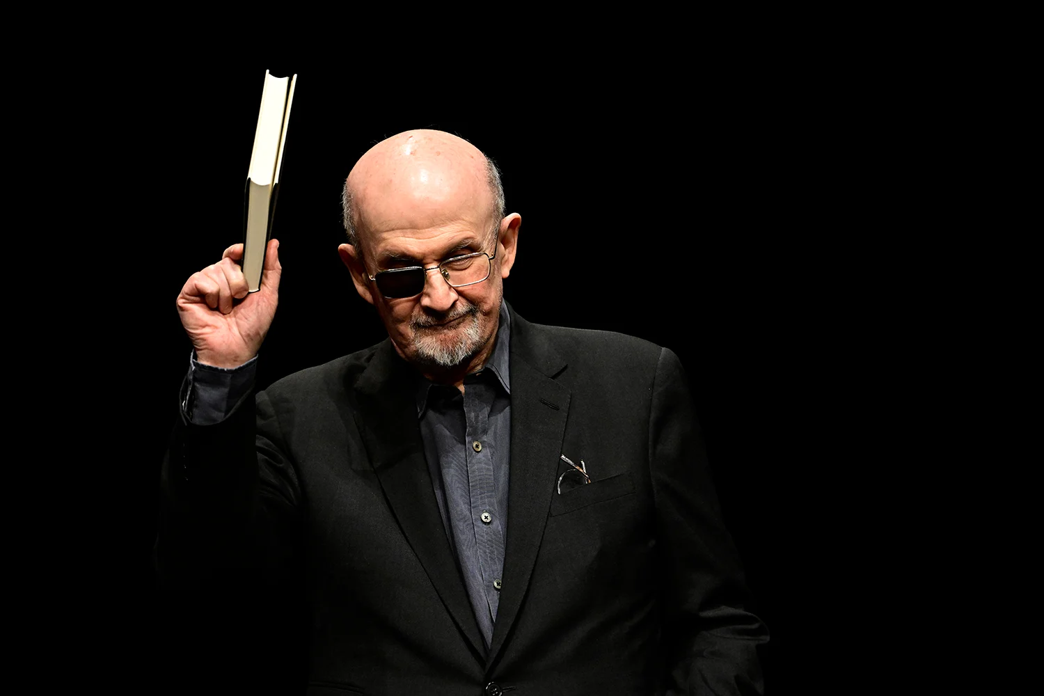 1 salman rushdie knife attempted murder satanic verses GettyImages 2152655714 - The Fourth