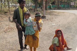 Burhanpur में pension के लिए दर दर भटक रहा दिव्यांग दंपती, तीन साल से नहीं मिला लाभ