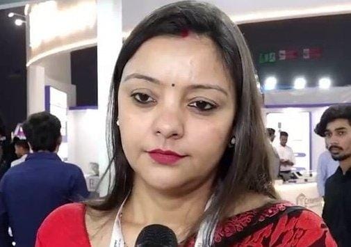 AI Summit में ‘रोबोट दावा’ बना विवाद, प्रो. नेहा सिंह सुर्खियों में