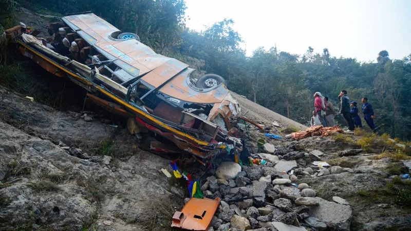 Nepal में भीषण हादसा, नदी में गिरी बस, 18 यात्रियों की मौत