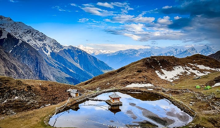 12 हजार फीट की ऊंचाई पर भगवान कृष्ण का अनोखा धाम, हिमालय में छिपा युल्ला कांडा मंदिर