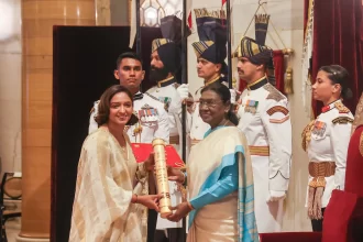 Harmanpreet-kaur-ne-kaise-tay-kiya-Padma-Shri-tak-ka-safar