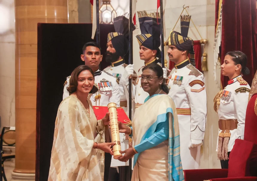 Harmanpreet-kaur-ne-kaise-tay-kiya-Padma-Shri-tak-ka-safar