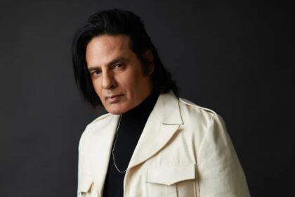 Aashiqi-star-Rahul-Roy-ne-trollers-ko-diya-karara-jawab