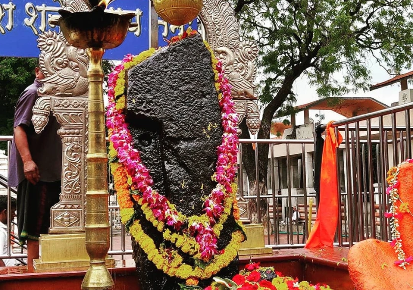 Shani-Amavasya-2026-shanidev-ki-kripa-pane-ka-pawan-din