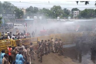 indore-me-kisano-ki-tractor-rally-par-police-karvayi